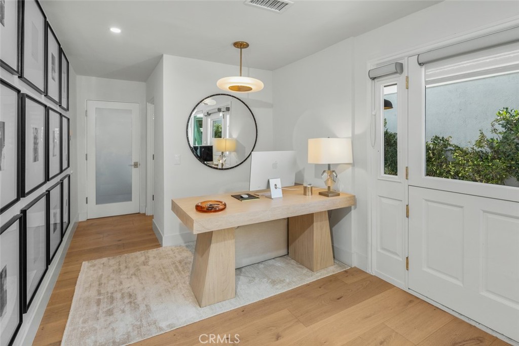 MLS #OC25200703 image #16