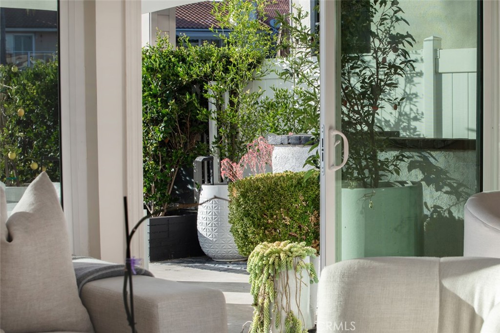 MLS #OC25200703 image #19