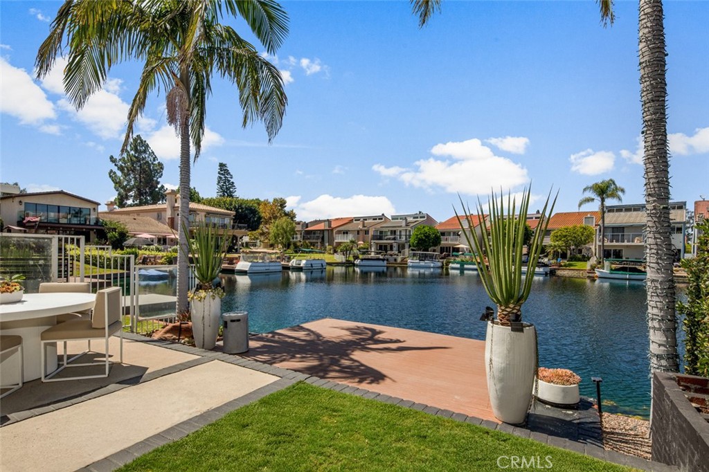 MLS #OC25200703 image #23