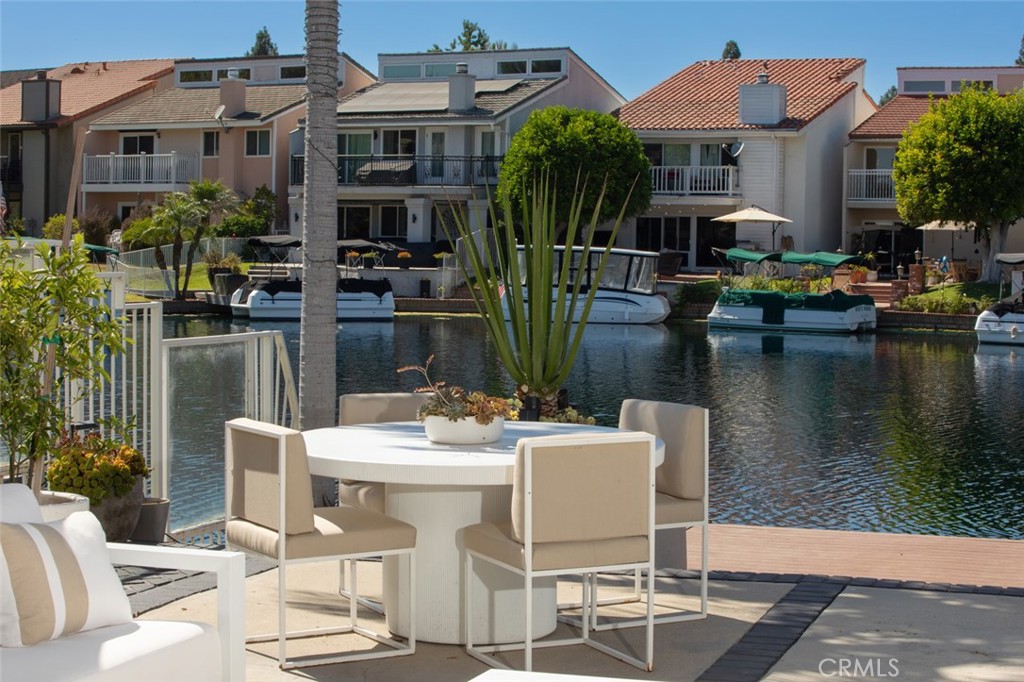 MLS #OC25200703 image #24