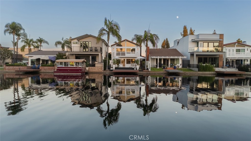 MLS #OC25200703 image #3