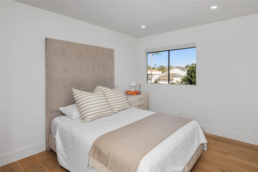 MLS #OC25200703 image #37