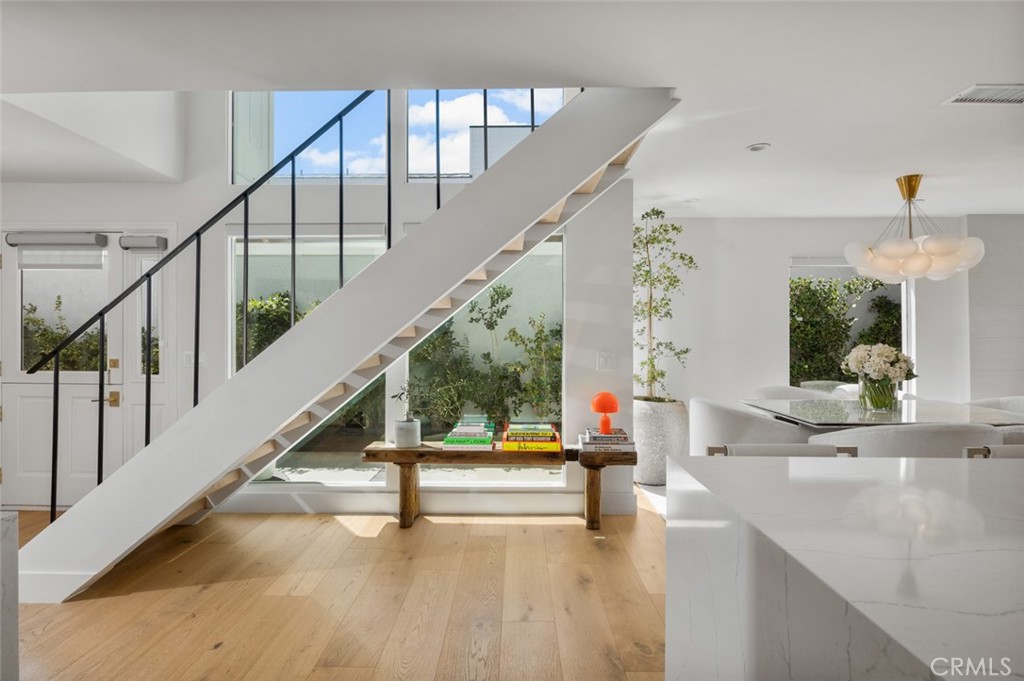 MLS #OC25200703 image #6