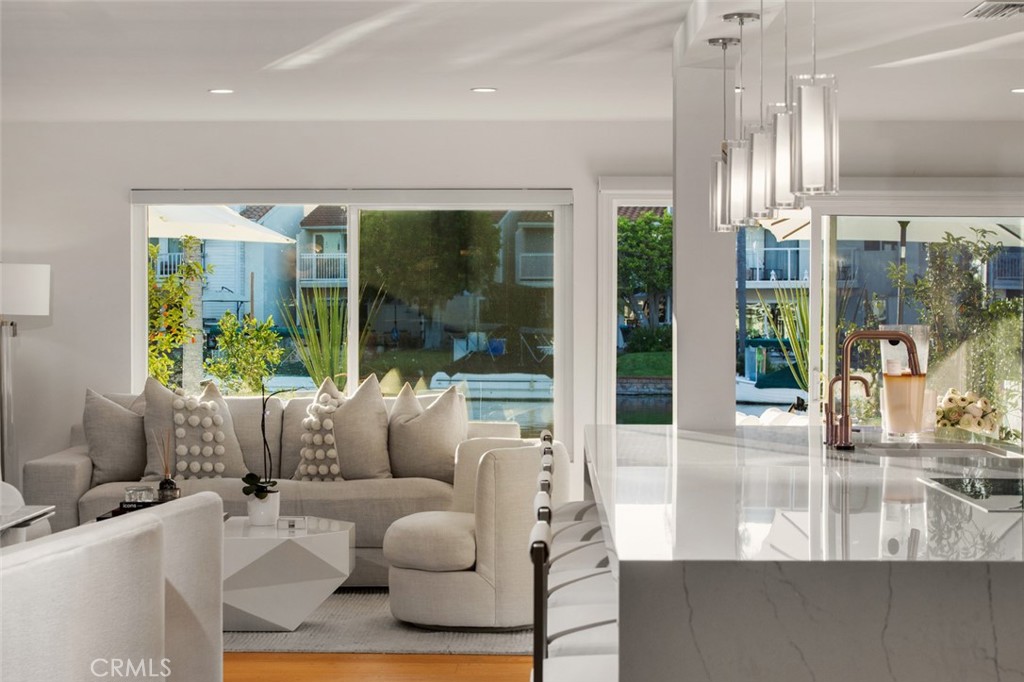 MLS #OC25200703 image #8