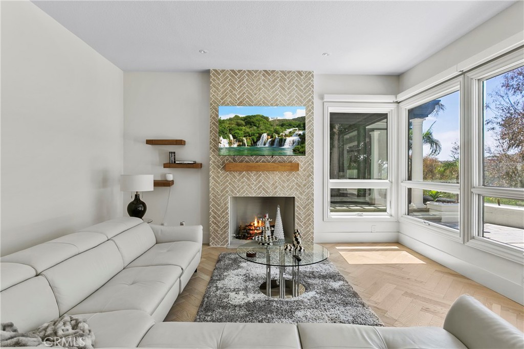 MLS #OC25200714 image #21