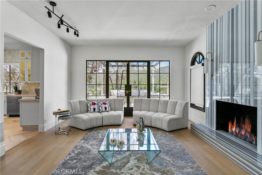 MLS #OC25200714 image #29