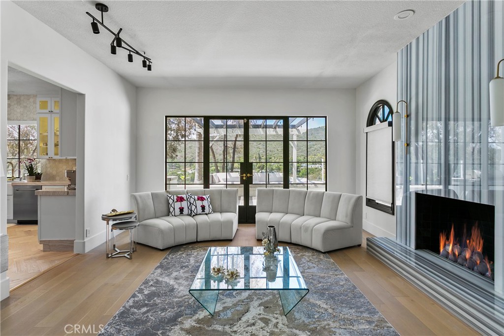 MLS #OC25200714 image #30