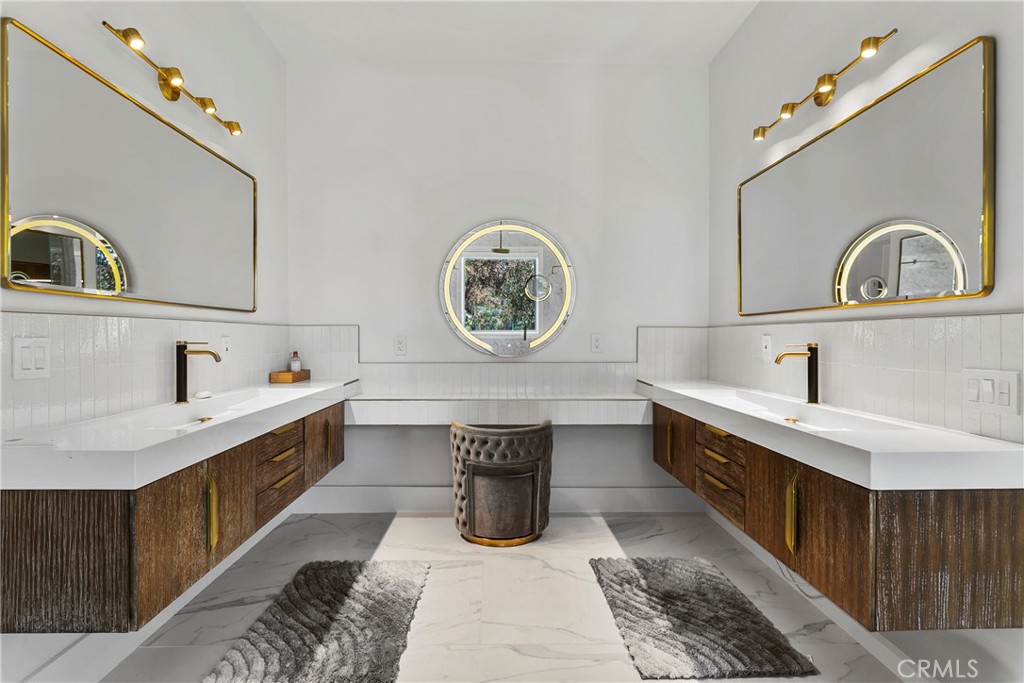 MLS #OC25200714 image #33