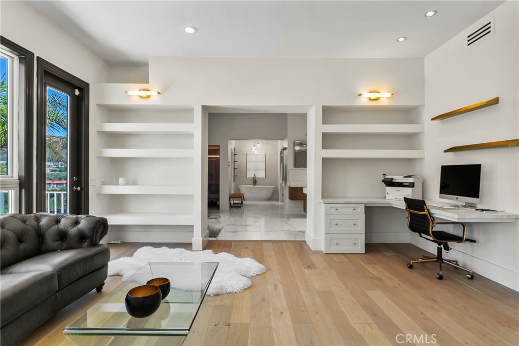 MLS #OC25200714 image #37