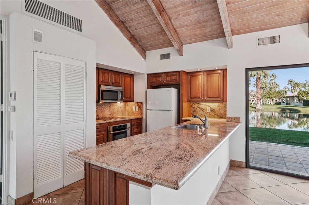 MLS #OC25200796 image #12