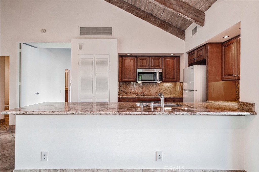 MLS #OC25200796 image #16