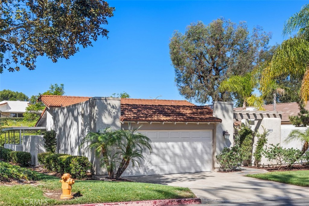 MLS #OC25200829 image #2