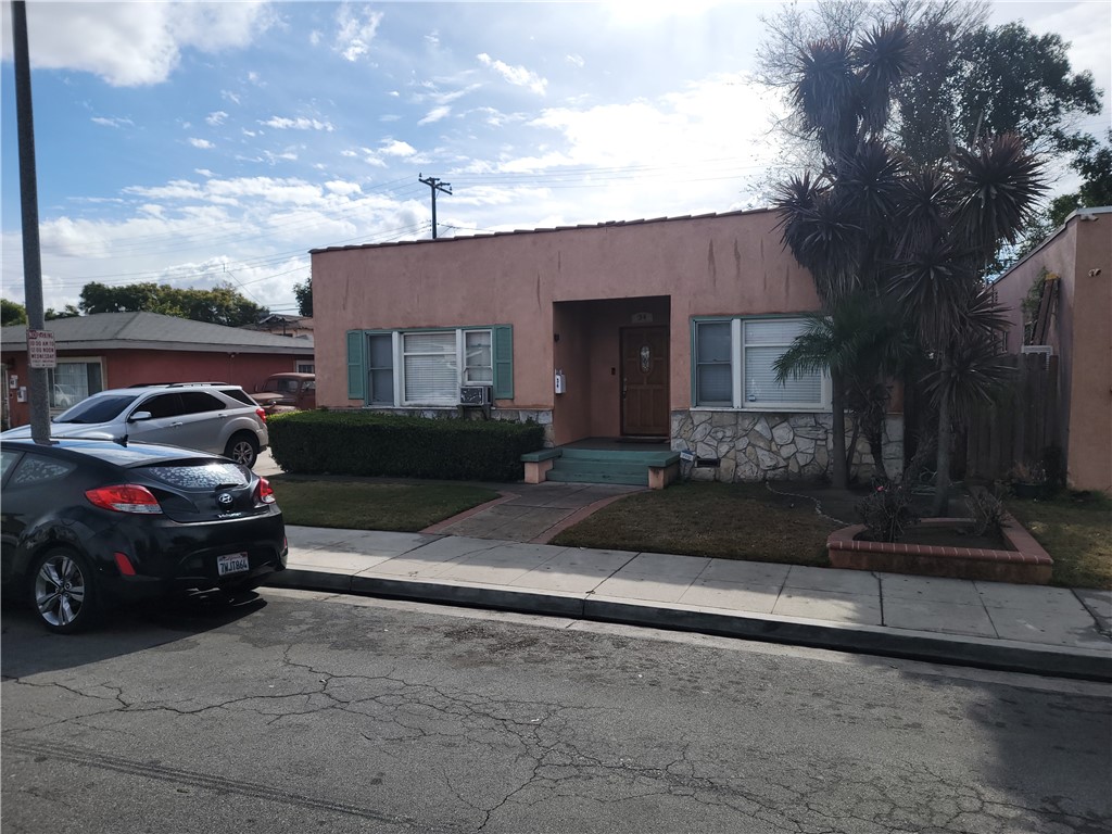 MLS #OC25200975 image #0