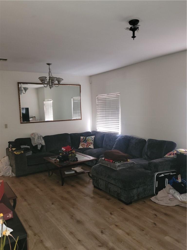 MLS #OC25200975 image #9