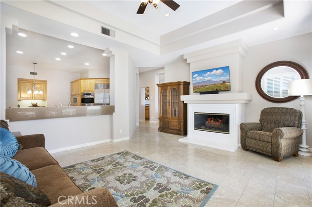 MLS #OC25200986 image #10