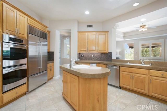 MLS #OC25200986 image #16