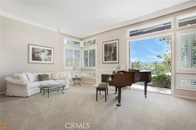 MLS #OC25200986 image #5