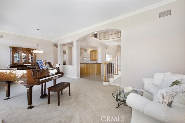 MLS #OC25200986 image #7