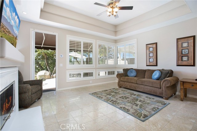 MLS #OC25200986 image #9