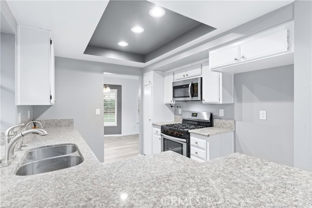 MLS #OC25201075 image #8