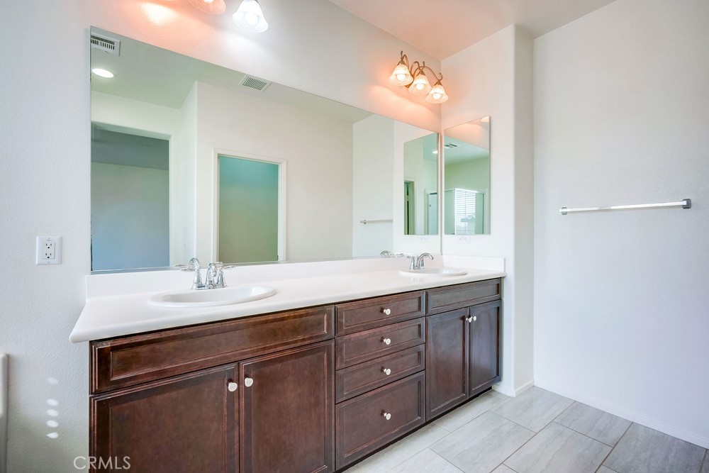 MLS #OC25201107 image #21