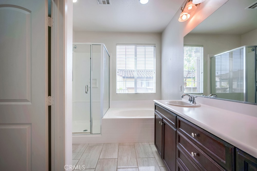 MLS #OC25201107 image #22