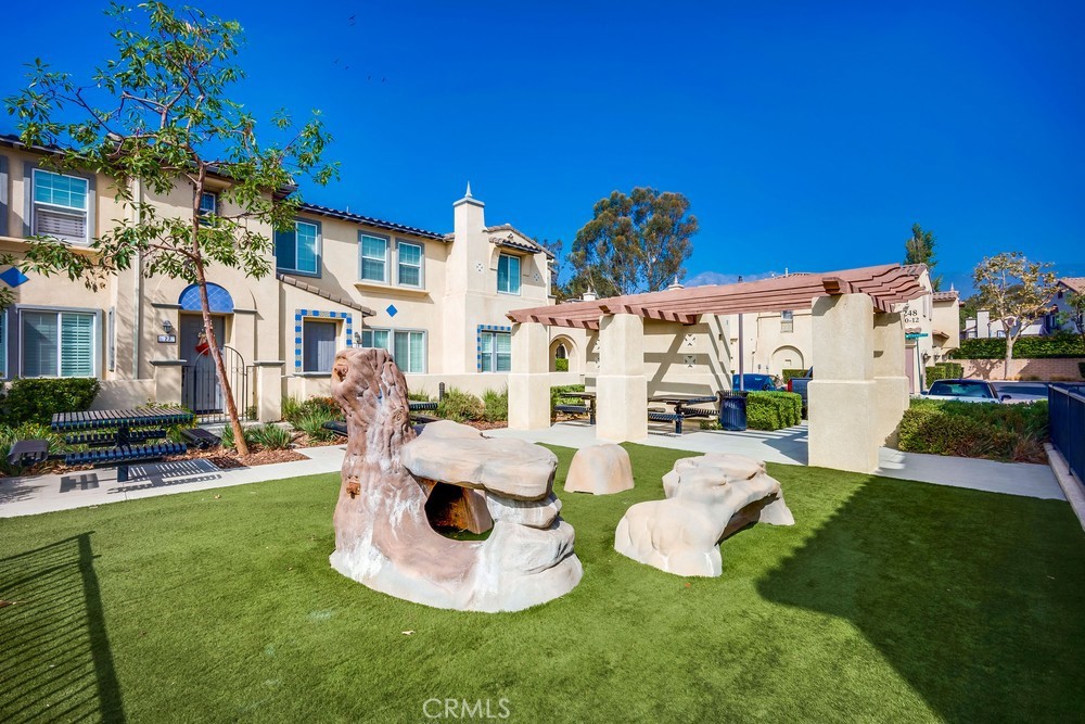 MLS #OC25201107 image #33