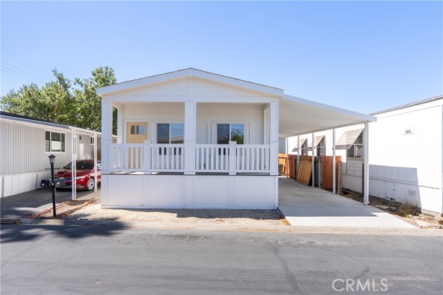 MLS #OC25201184 image #0