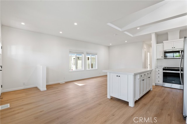 MLS #OC25201184 image #11