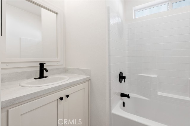 MLS #OC25201184 image #24