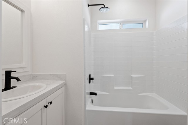 MLS #OC25201184 image #25