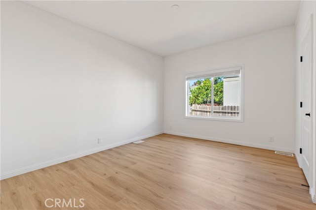 MLS #OC25201184 image #27