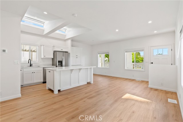 MLS #OC25201184 image #8