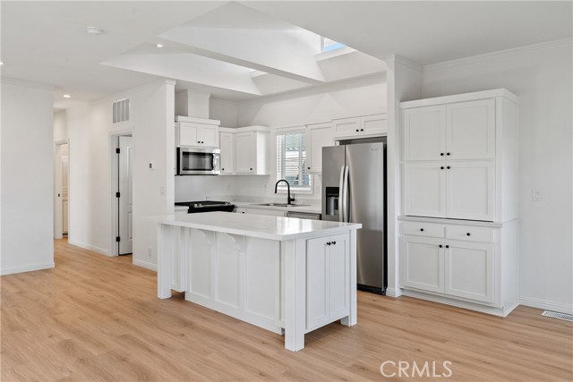 MLS #OC25201184 image #9