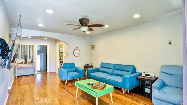 MLS #OC25201199 image #3