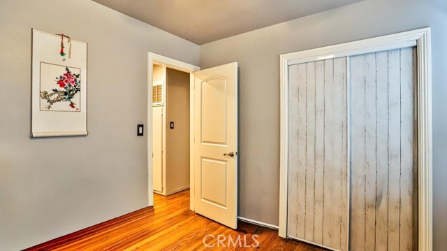 MLS #OC25201199 image #8