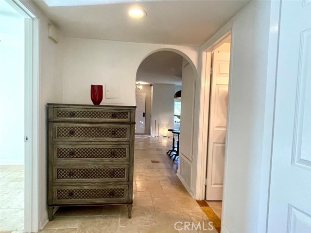 MLS #OC25201280 image #10