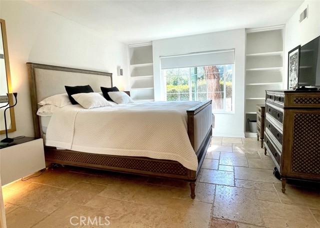 MLS #OC25201280 image #11