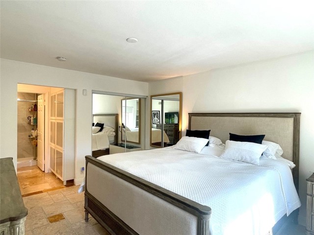 MLS #OC25201280 image #12