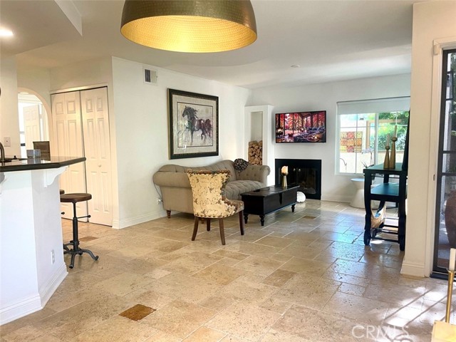 MLS #OC25201280 image #8