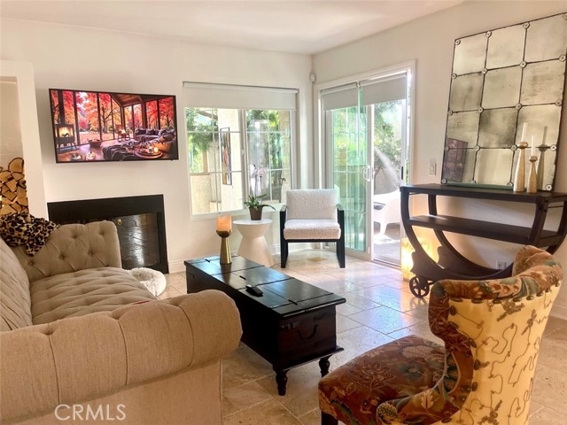 MLS #OC25201280 image #9