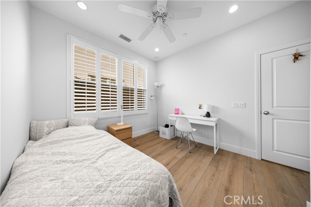 MLS #OC25201288 image #12