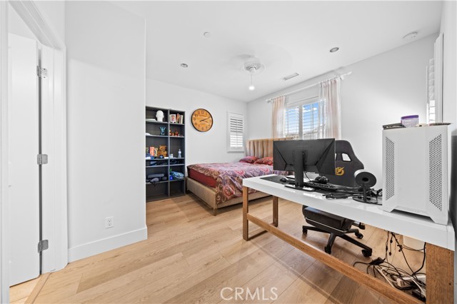 MLS #OC25201288 image #21