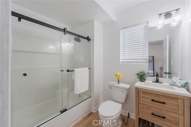 MLS #OC25201309 image #8