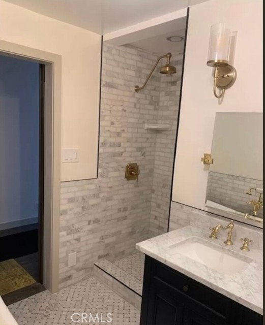 MLS #OC25201494 image #23