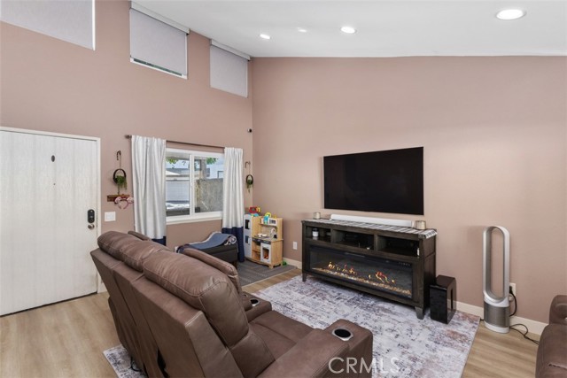 MLS #OC25201580 image #7