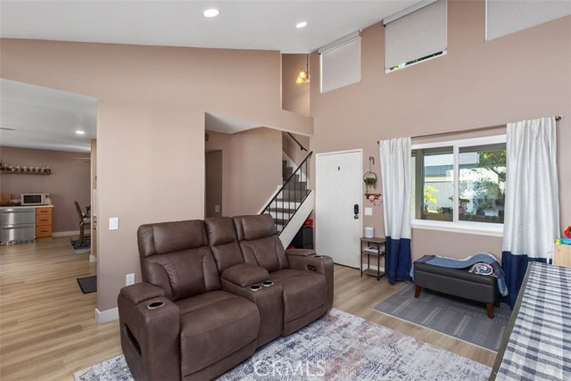 MLS #OC25201580 image #8