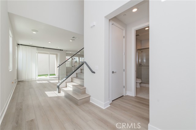 MLS #OC25201628 image #2