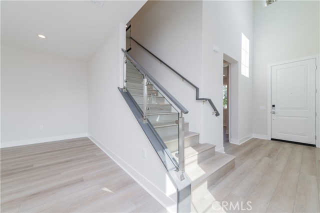 MLS #OC25201628 image #5