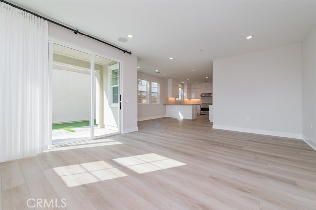 MLS #OC25201628 image #6